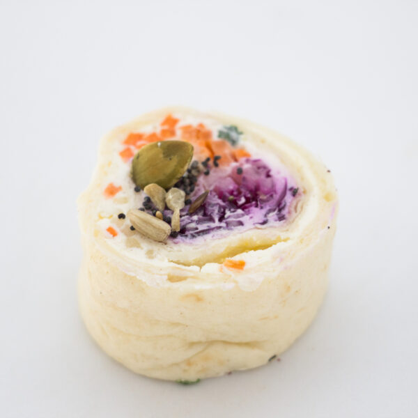 Maki-wrap au fromage frais, chou rouge, carotte et poire