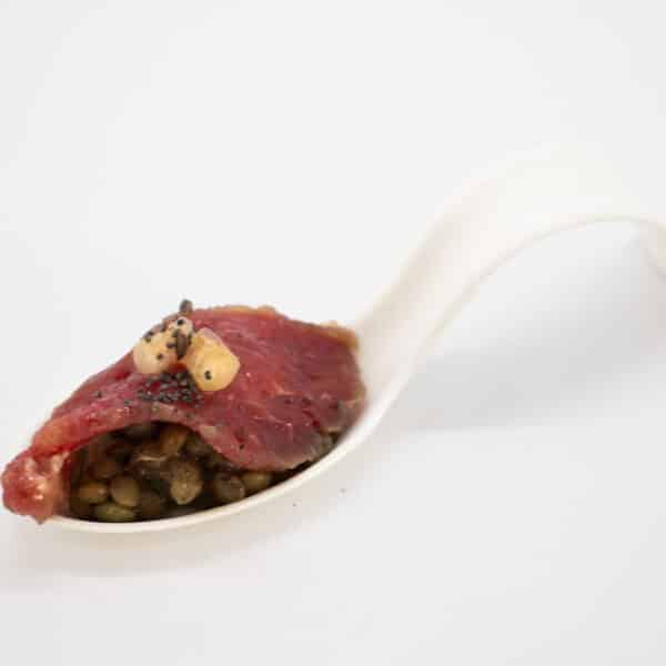 Cuillère gravlax de boeuf, lentilles et grenade